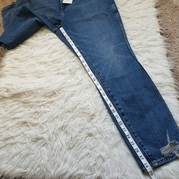 Good American ‘Good Curve Skinny Jeans - Picture 5 of 11